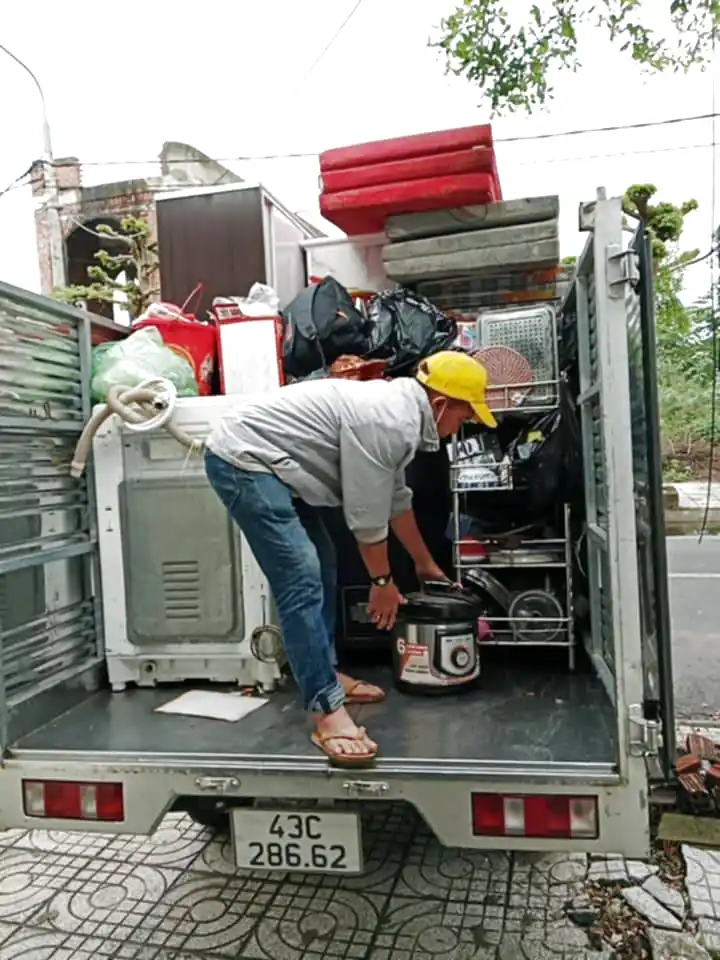 Xe ba gác chở máy lạnh